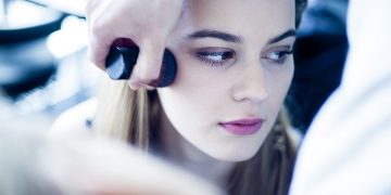 Pocztówki bliżej artystów