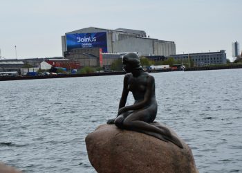 B&W Hallerne (fot. Maciej Mazanski)