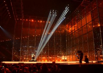 Conchita Wurst na scenie (fot. Maciej Mazanski)