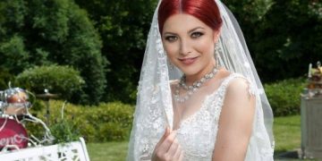 Elena powraca z kolejnym wakacyjnym przebojem