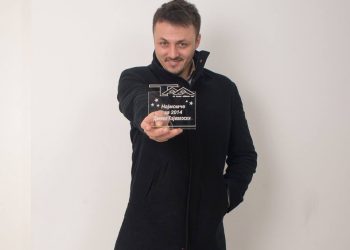 „NAJchłopak” roku śpiewa kolędę