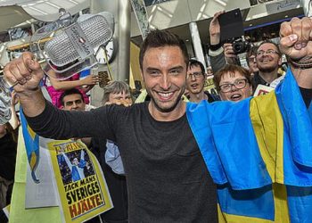 Powrót bohatera i walka o organizację