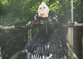 „Lighthouse” z teledyskiem tymczasowym