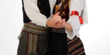 Adio folklorze, Goodbye języki narodowe