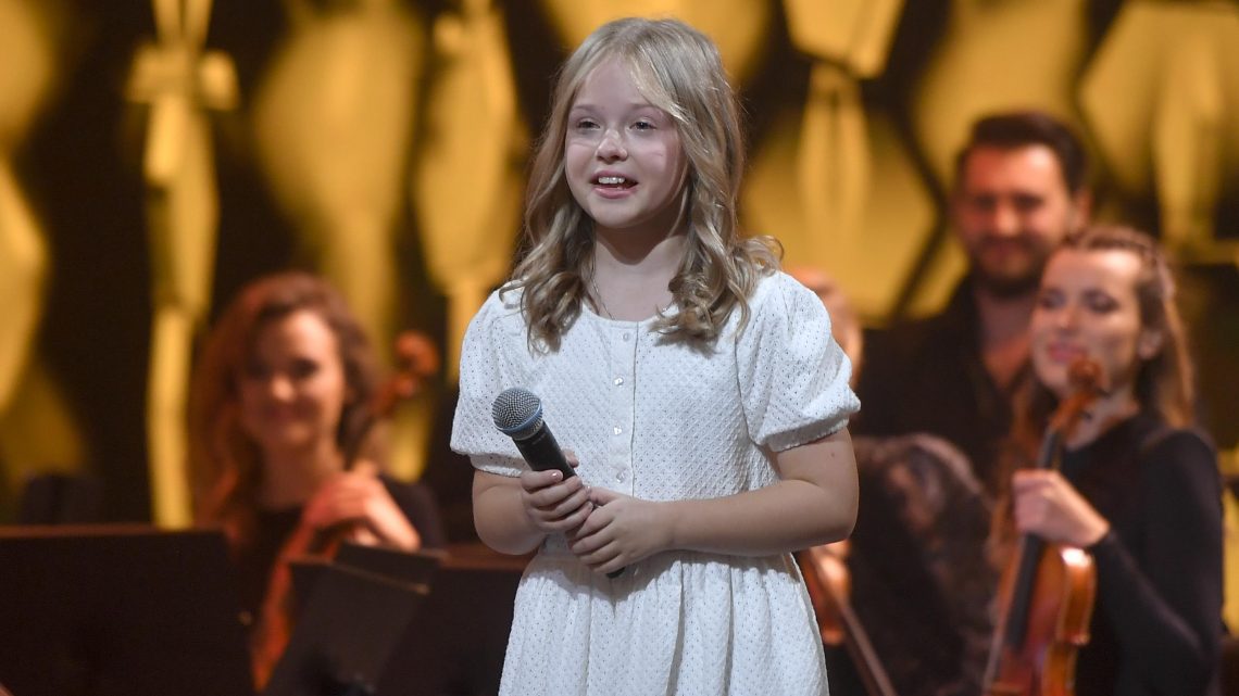 Reakcje Youtuberów na utwór „I’ll be standing” Ali Tracz – część 1