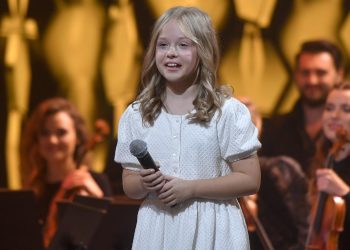 Reakcje Youtuberów na utwór „I’ll be standing” Ali Tracz – część 1