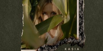 Każdy zostawia ślad po sobie. Posłuchaj nowej piosenki Kasi Moś