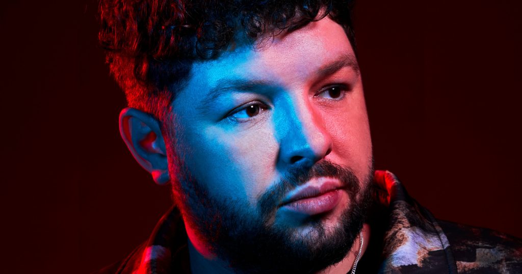 Eurowizja 2021: James Newman wykona w Rotterdamie utwór "Embers" (fot. Victor Frankowski / eurovision.tv)