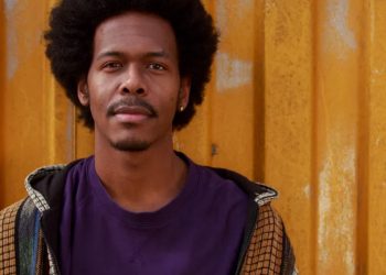 Eurowizja 2021: Jeangu Macrooy prezentuje utwór Birth of a New Age