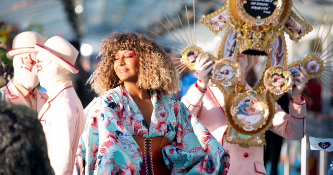 Eurowizja 2022, Senhit, San Marino, turkusowy dywan