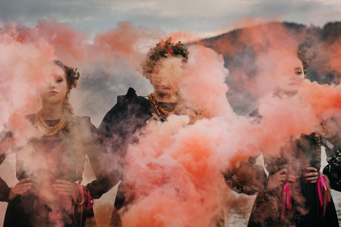 Tulia w folku Beskidu Żywieckiego! Posłuchaj nowego utworu „Narkotyk”