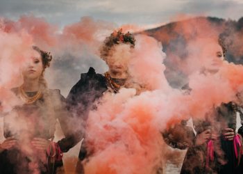 Tulia w folku Beskidu Żywieckiego! Posłuchaj nowego utworu „Narkotyk”