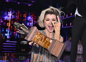 Cornelia Jakobs wygrywa szwedzkie preselekcje i będzie reprezentować Szwecje na Eurowizji 2022. Fot. Claudio Bresciani/TT