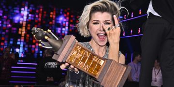 Cornelia Jakobs wygrywa szwedzkie preselekcje i będzie reprezentować Szwecje na Eurowizji 2022. Fot. Claudio Bresciani/TT