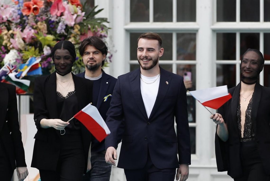Eurowizja 2022: Krystian Ochman faworytem drugiego półfinału. Kto ma szanse na awans?