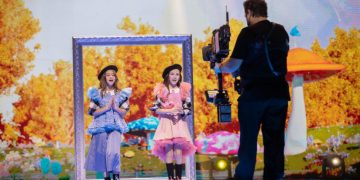 Serbia, Jovana i Dunja