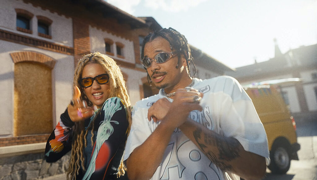 Sara James, Ben Cristovao