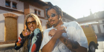 Sara James, Ben Cristovao